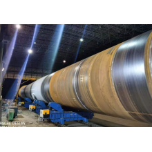 Torre de energía eólica Tanques largos Rollos girando